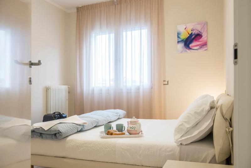 Junior Suite with Terrace and Sea View image 3