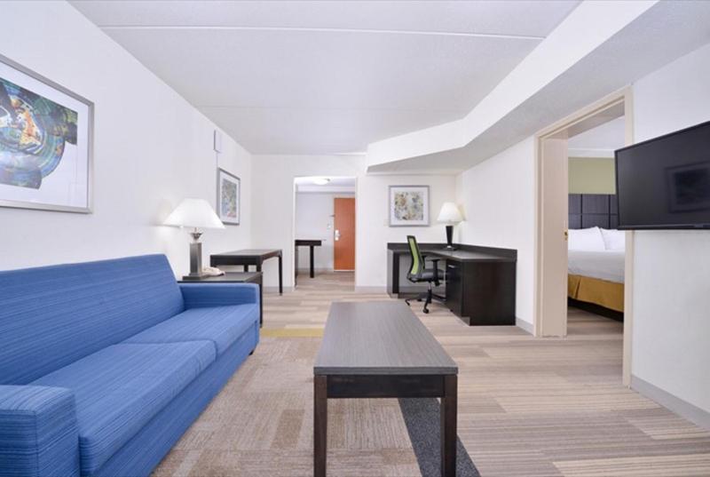 Executive Suite image 4