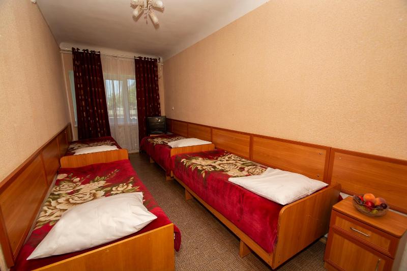 Standard Quadruple Room - Treatment Included image 3