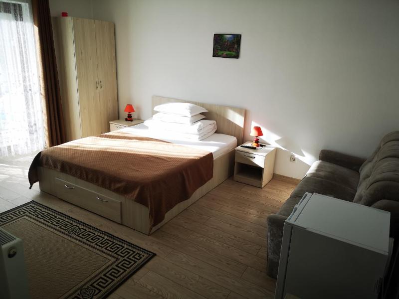 Deluxe Double Room with Bath image 1
