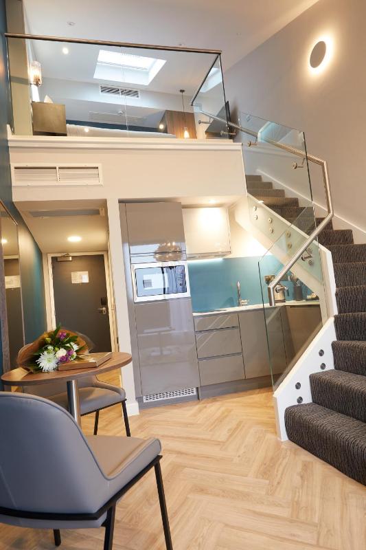 Loft Suite with Balcony image 3