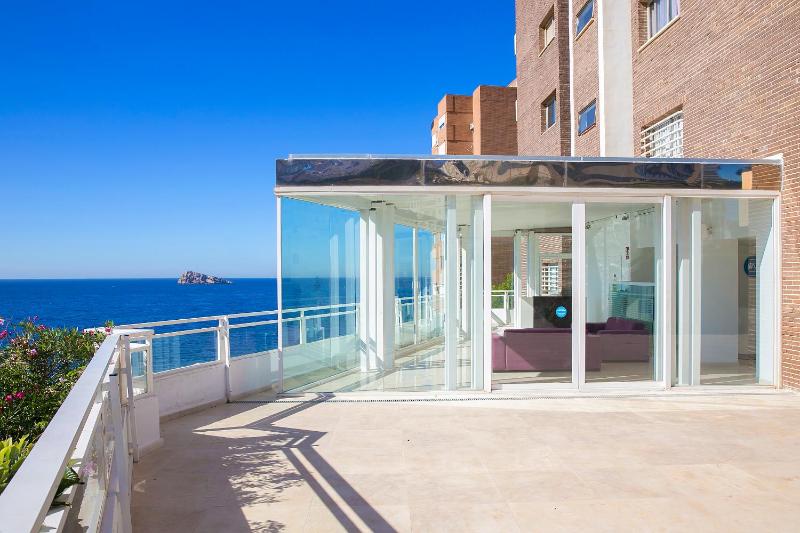 Two-Bedroom Apartment with Sea View (1-5 Adults) image 2