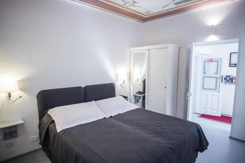 Quadruple Room image 1