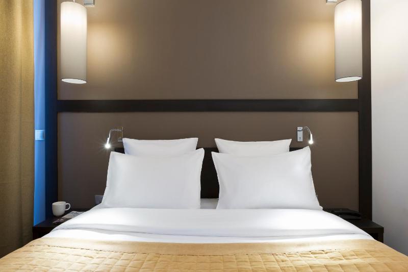 Double Room with Terrace image 2