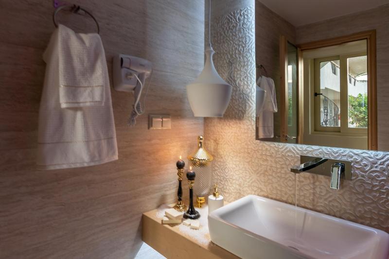 Junior Suite with Garden View image 4