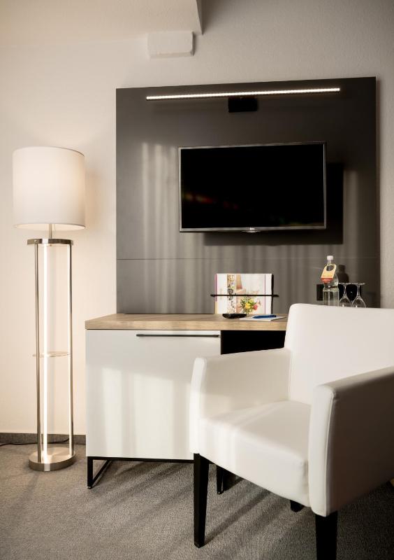 Triple Room with Shower image 2