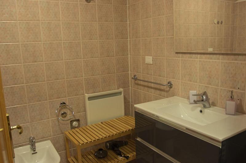 One-Bedroom Apartment - Separate Building image 4
