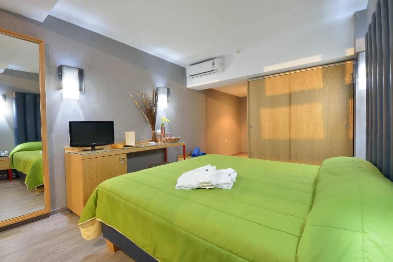 Executive Maisonette with Sea View image 2