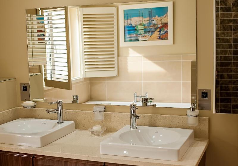 Superior Triple Room - Garden View image 3