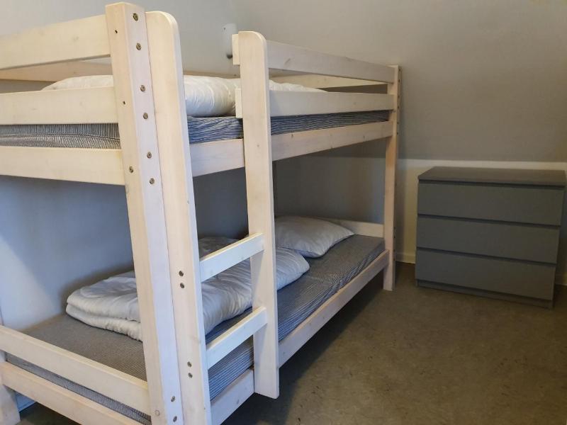 Quadruple Room with Private Bathroom image 3