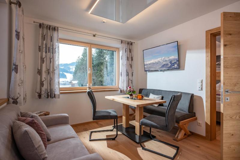 Suite with Garden View image 4