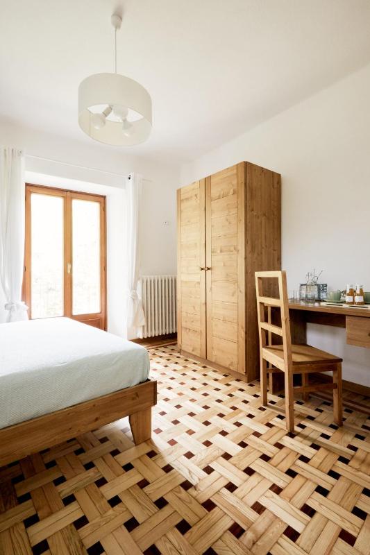 King Room with Mountain View image 2