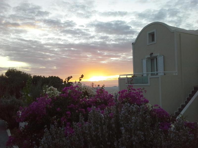 Kiklamino Sunset Suites - image 15