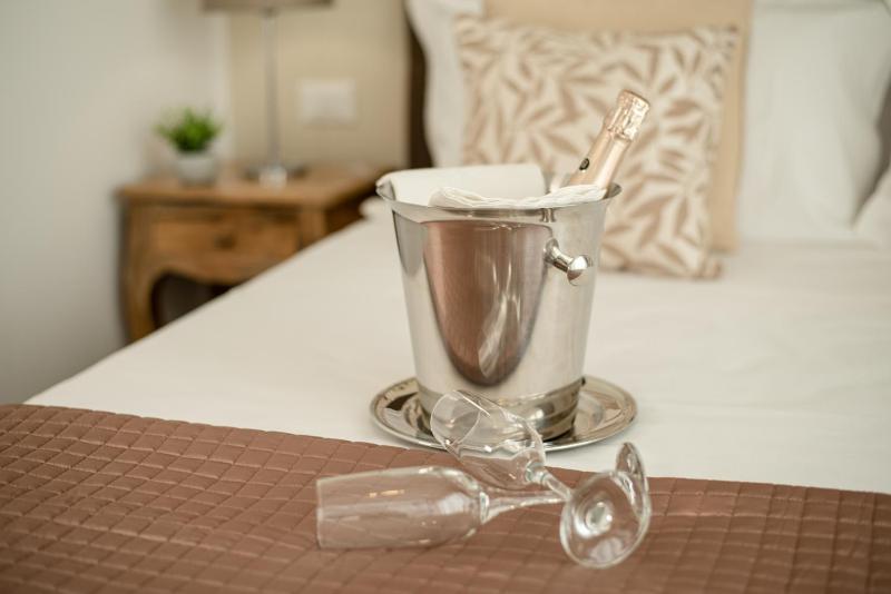 Porta Aragonese Luxury Rooms - image 10