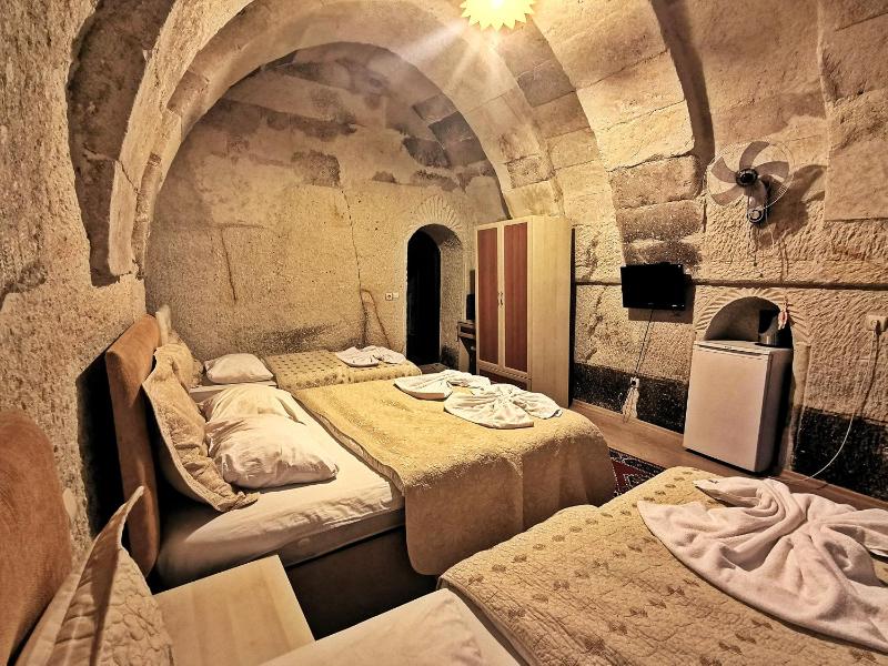 Suite (4 Adults) image 2
