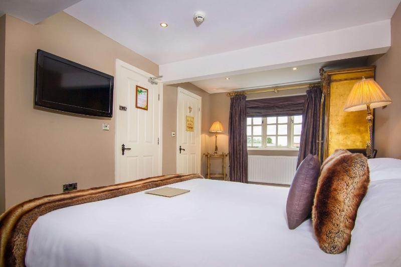 Standard Double Room image 4