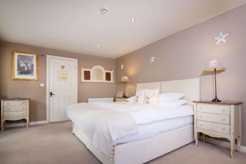 Standard Double or Twin Room image 4