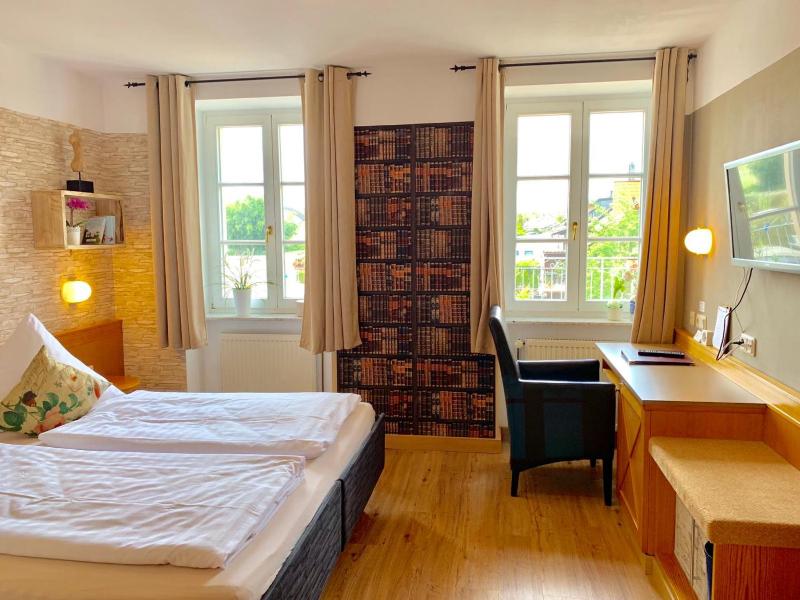Double Room image 4