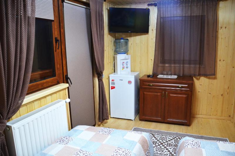 Twin Room with Mountain View image 4