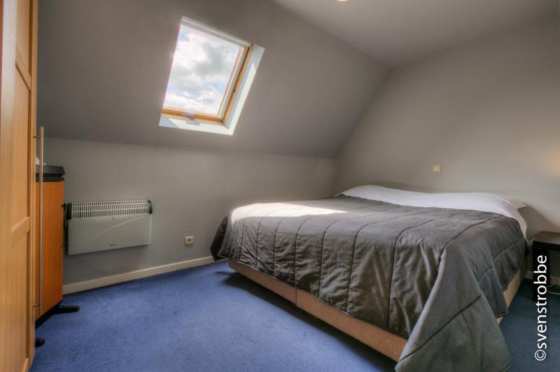 One-Bedroom Apartment image 2