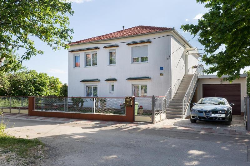 Apartment Twisting By The Private Pool - image 34