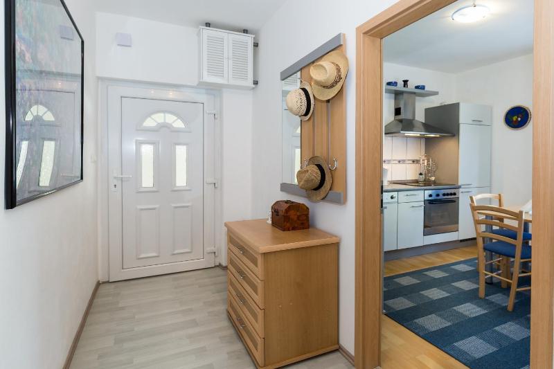 Apartment Twisting By The Private Pool - image 11