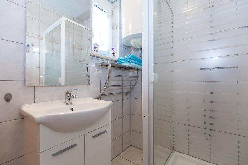 Apartment Twisting By The Private Pool - image 6