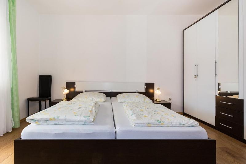 Apartment Twisting By The Private Pool - image 15