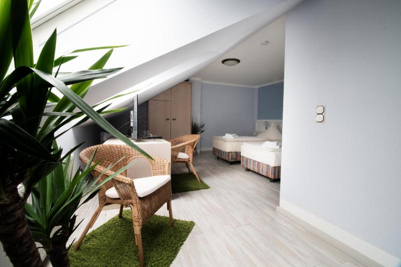 Triple Room image 2