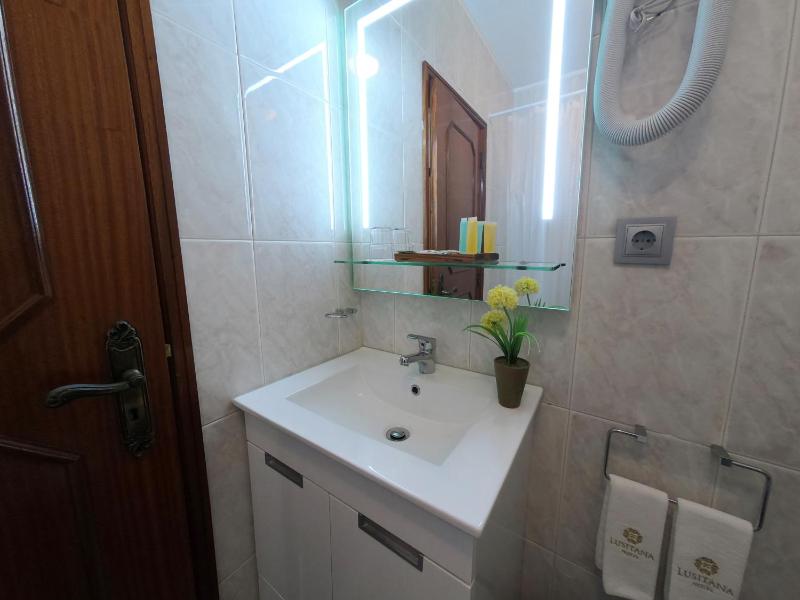 Lusitana Hotel - image 35