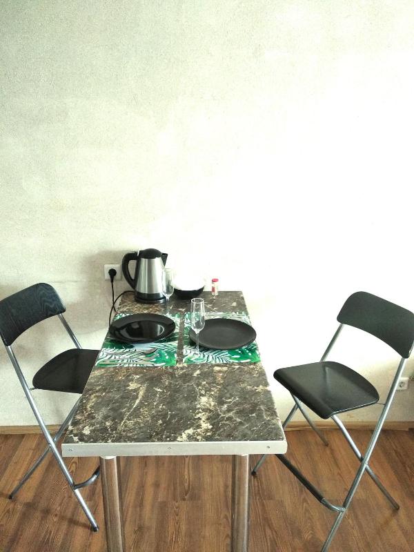 One-Bedroom Apartment image 3