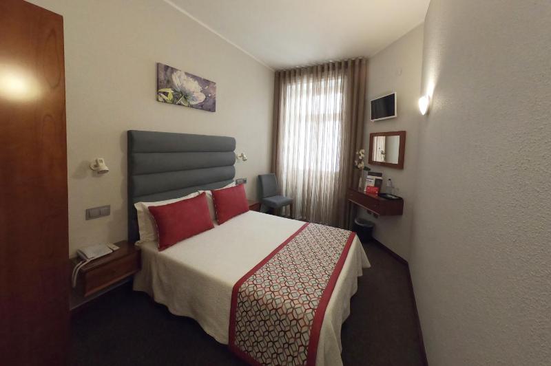 Lusitana Hotel - image 9