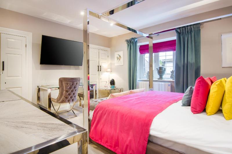 Four Poster Double Room image 4
