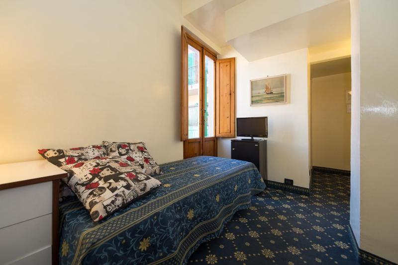 Single Room image 4