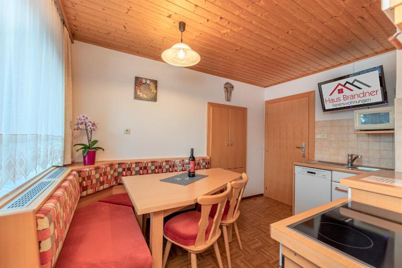 Standard Two-Bedroom Apartment with terrace image 4