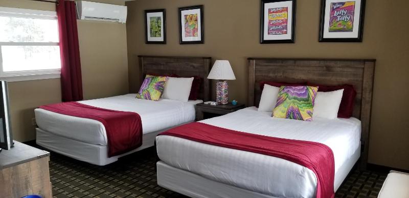 Double Room with Two Double Beds image 2