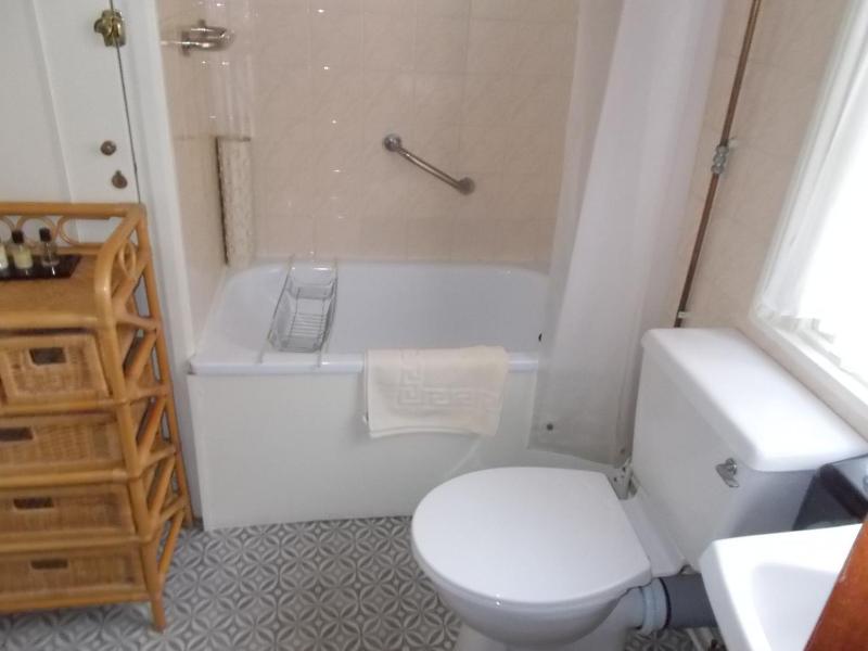 Single Room with Separate Private Bathroom image 1