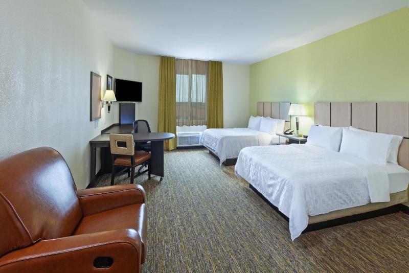 Queen Studio Suite with Two Queen Beds - Non-Smoking image 2