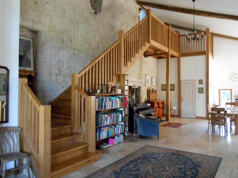 Five-Bedroom House image 4