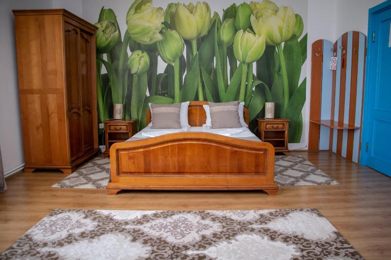 Large Double or Twin Room image 1