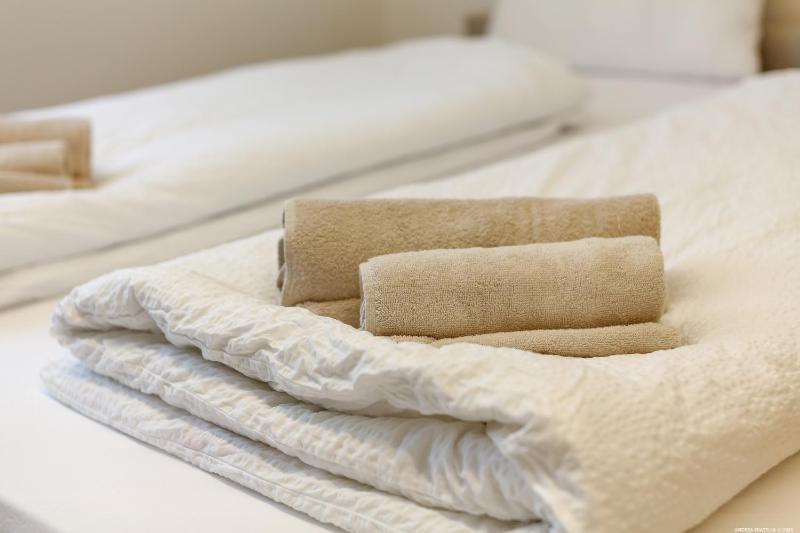 Studio Apartment image 3