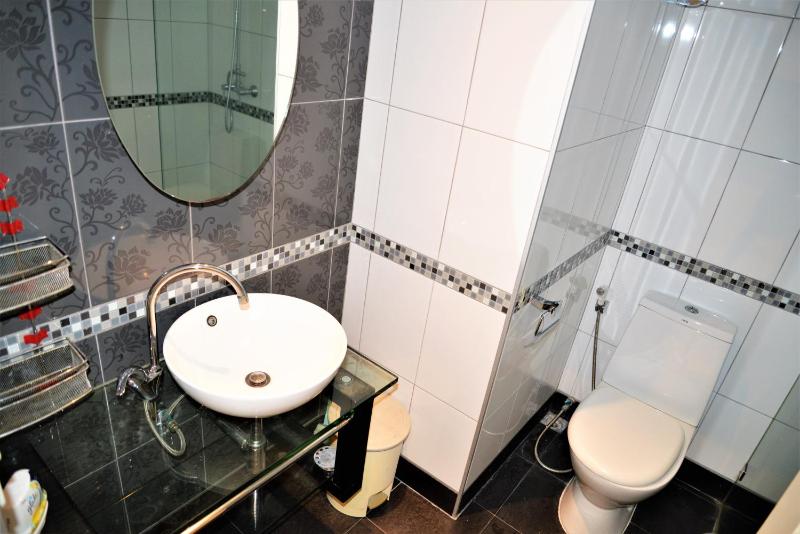 Pattaya Plaza Condotel large studio apartment Sukhumvit - image 4