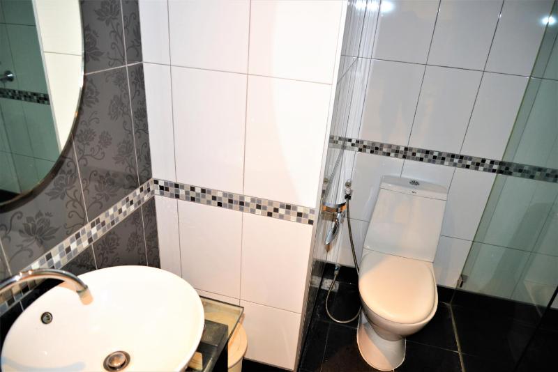 Pattaya Plaza Condotel large studio apartment Sukhumvit - image 15