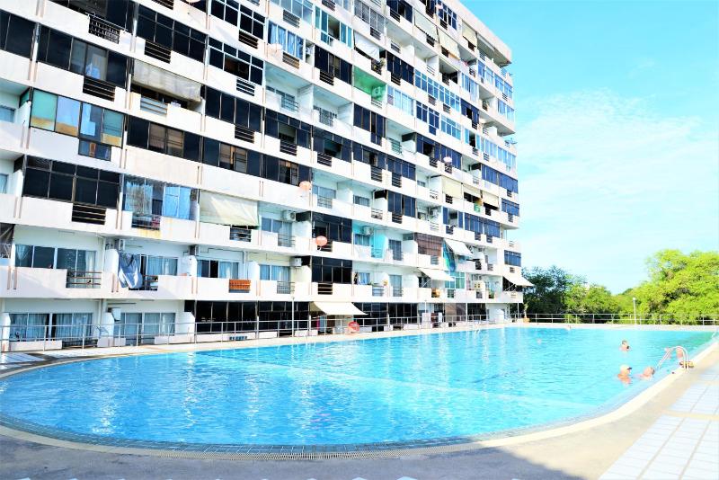 Pattaya Plaza Condotel large studio apartment Sukhumvit - image 13