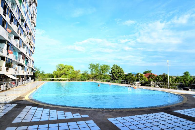 Pattaya Plaza Condotel large studio apartment Sukhumvit - image 11