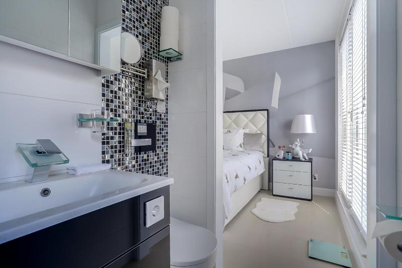 Deluxe Single Room image 3