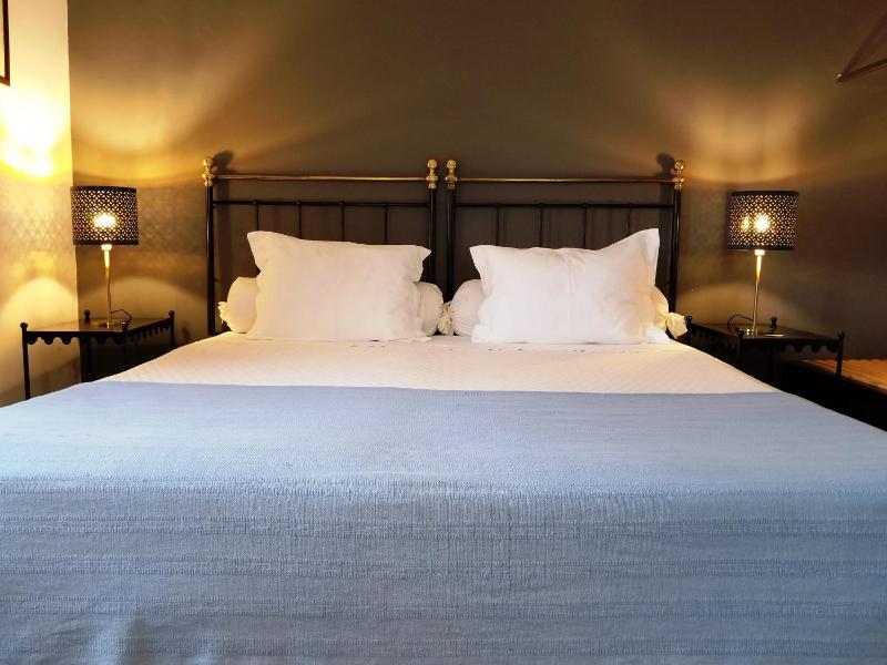 Twin Room with Private Bathroom image 1