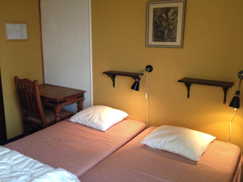Twin Room image 1
