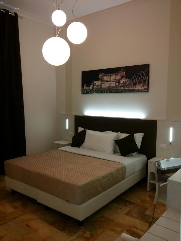 Double or Twin Room image 3