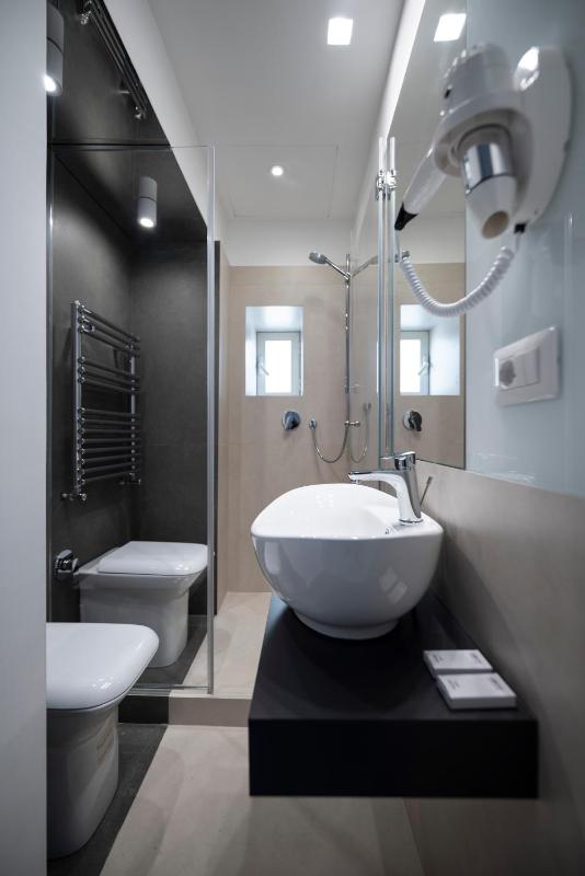 Double Room image 4